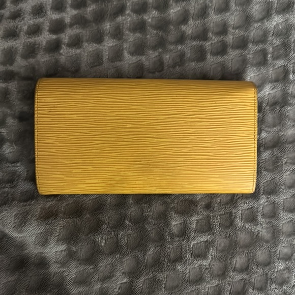 LV EPI WALLET YELLOW - Picture 2 of 8